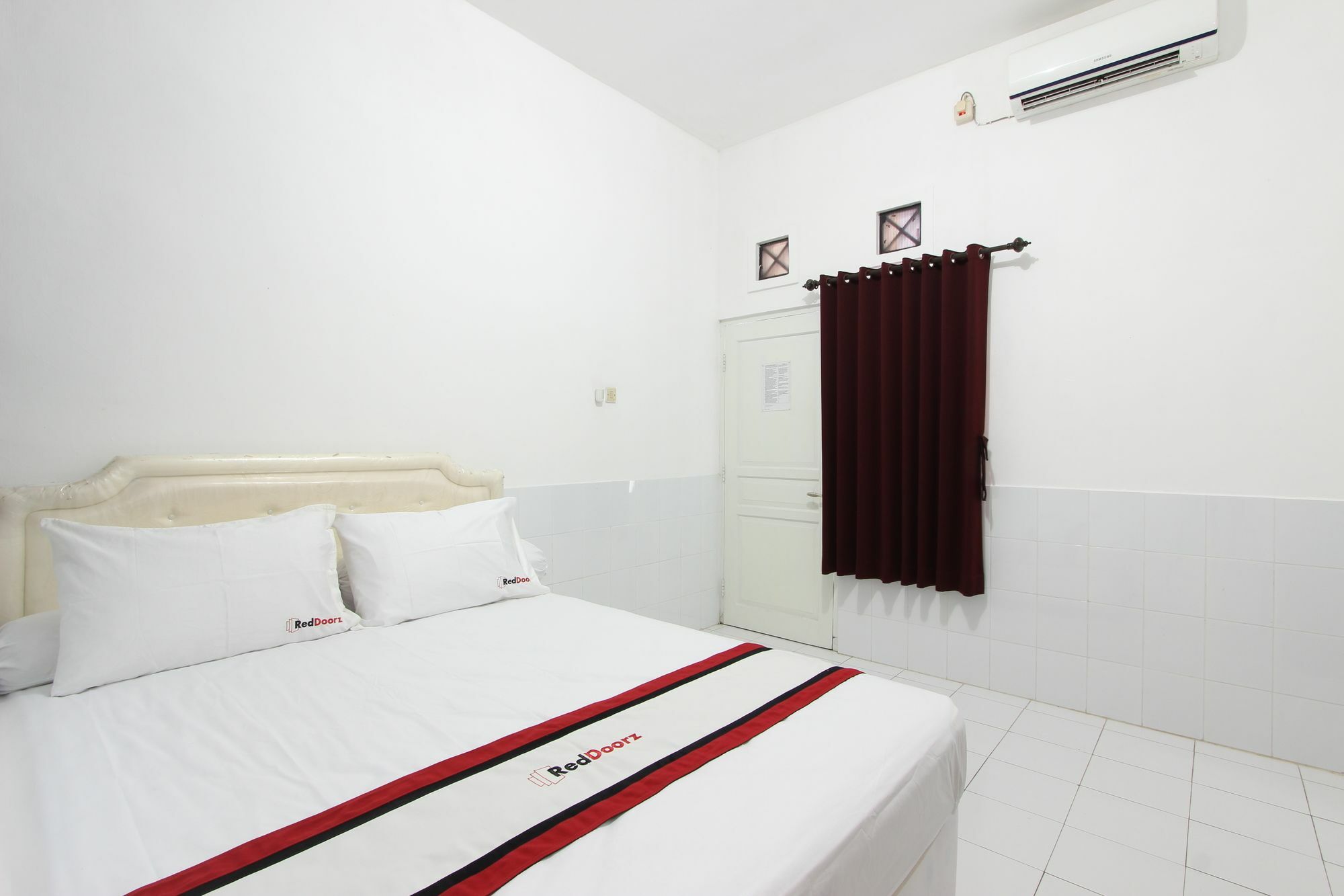 Hotel Reddoorz Near Gejayan Kejayan Exterior foto